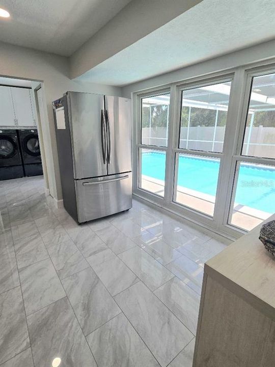 En Venta: $609,000 (4 camas, 3 baños, 2434 Pies cuadrados)