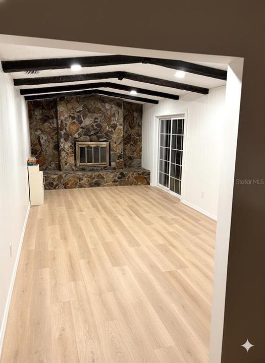В аренду: $3,900 (4 спален, 2 ванн, 1692 Квадратных фут)