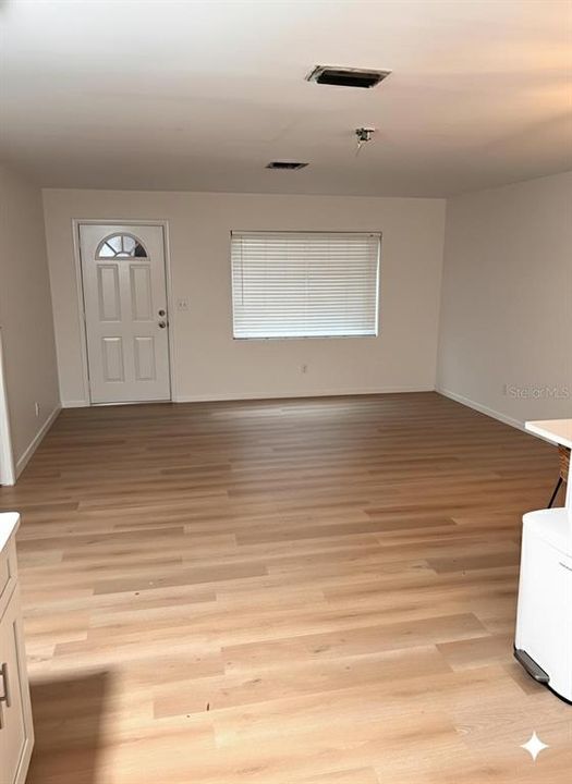 В аренду: $3,900 (4 спален, 2 ванн, 1692 Квадратных фут)
