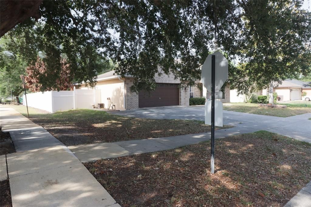 For Sale: $349,990 (4 beds, 3 baths, 2046 Square Feet)