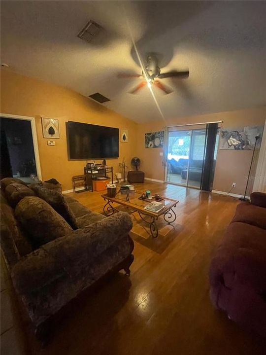 For Sale: $349,990 (4 beds, 3 baths, 2046 Square Feet)