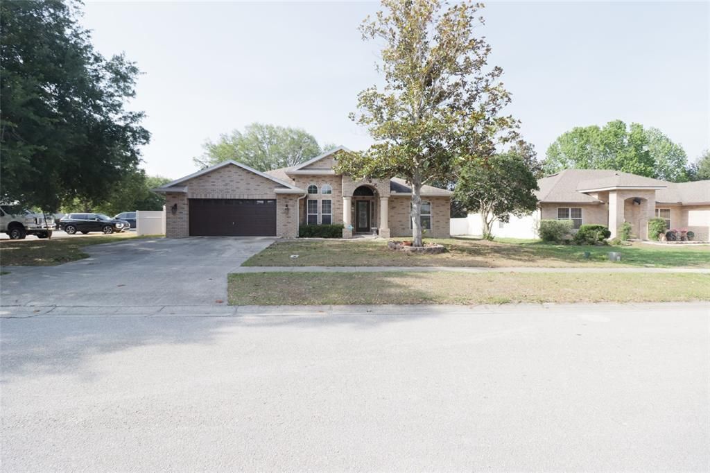 For Sale: $349,990 (4 beds, 3 baths, 2046 Square Feet)