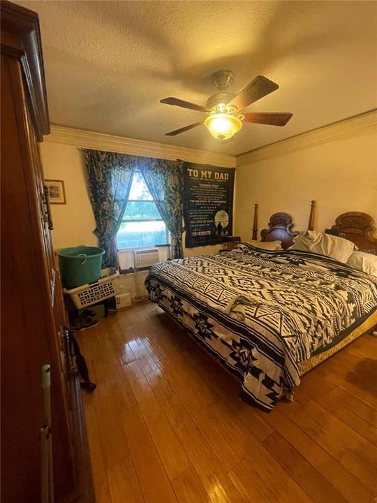 For Sale: $349,990 (4 beds, 3 baths, 2046 Square Feet)
