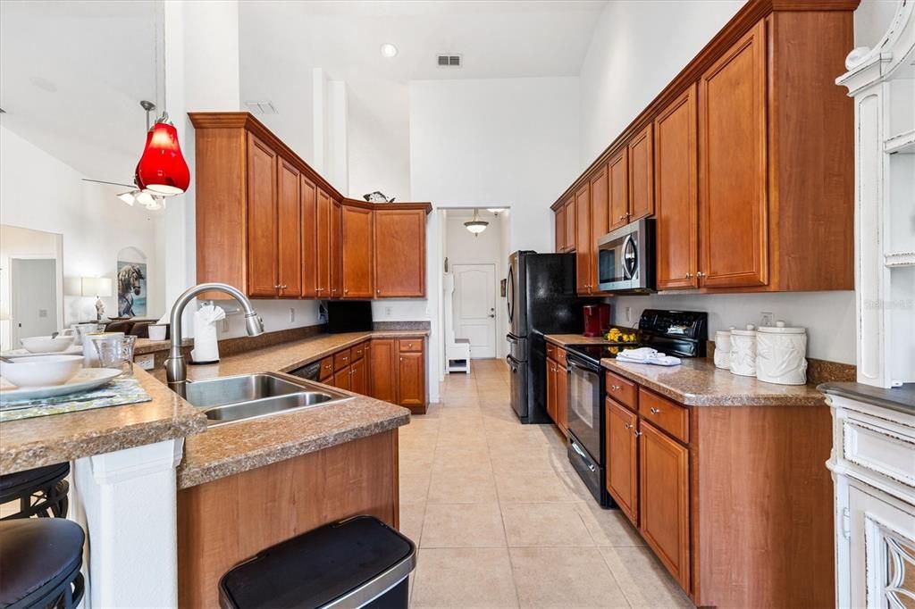 For Sale: $625,000 (3 beds, 2 baths, 1994 Square Feet)