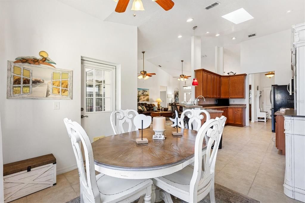 For Sale: $625,000 (3 beds, 2 baths, 1994 Square Feet)
