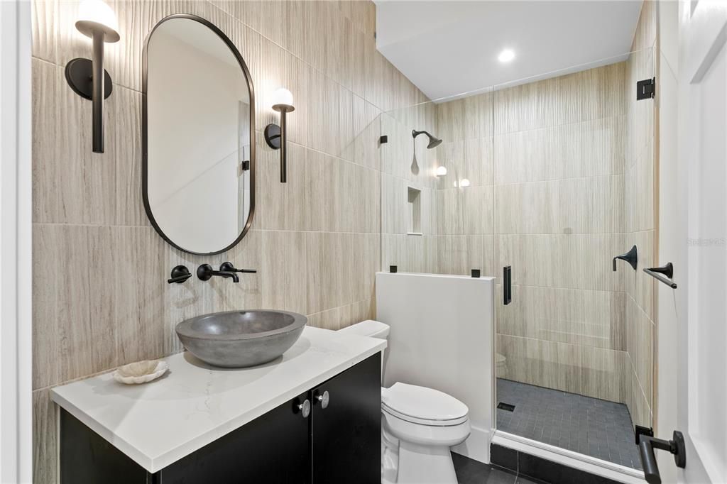 En Venta: $4,099,000 (5 camas, 5 baños, 5684 Pies cuadrados)