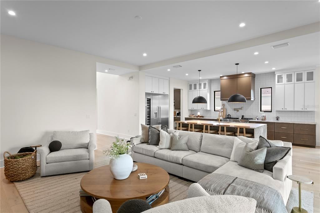 En Venta: $4,099,000 (5 camas, 5 baños, 5684 Pies cuadrados)