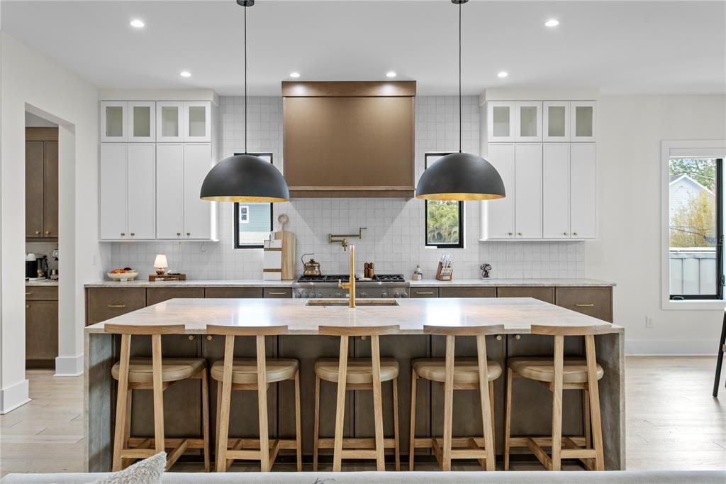 En Venta: $4,099,000 (5 camas, 5 baños, 5684 Pies cuadrados)