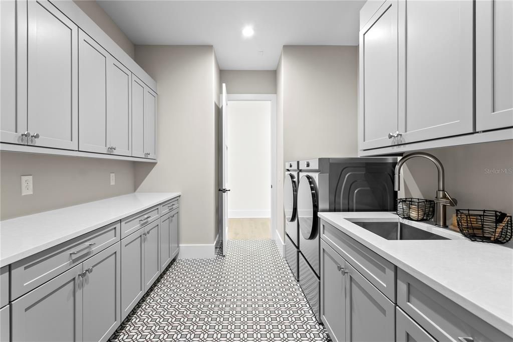 En Venta: $4,099,000 (5 camas, 5 baños, 5684 Pies cuadrados)