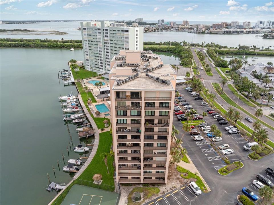 For Rent: $2,700 (2 beds, 2 baths, 966 Square Feet)