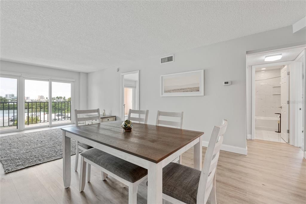 For Rent: $2,700 (2 beds, 2 baths, 966 Square Feet)