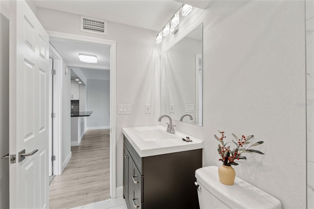 For Rent: $2,700 (2 beds, 2 baths, 966 Square Feet)