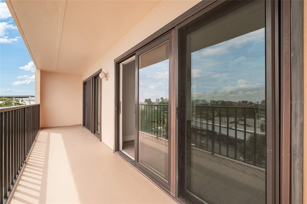For Rent: $2,700 (2 beds, 2 baths, 966 Square Feet)