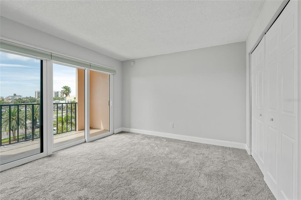 For Rent: $2,700 (2 beds, 2 baths, 966 Square Feet)