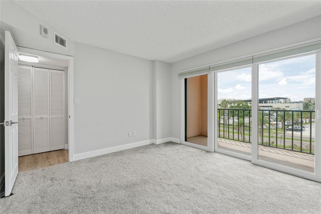 For Rent: $2,700 (2 beds, 2 baths, 966 Square Feet)