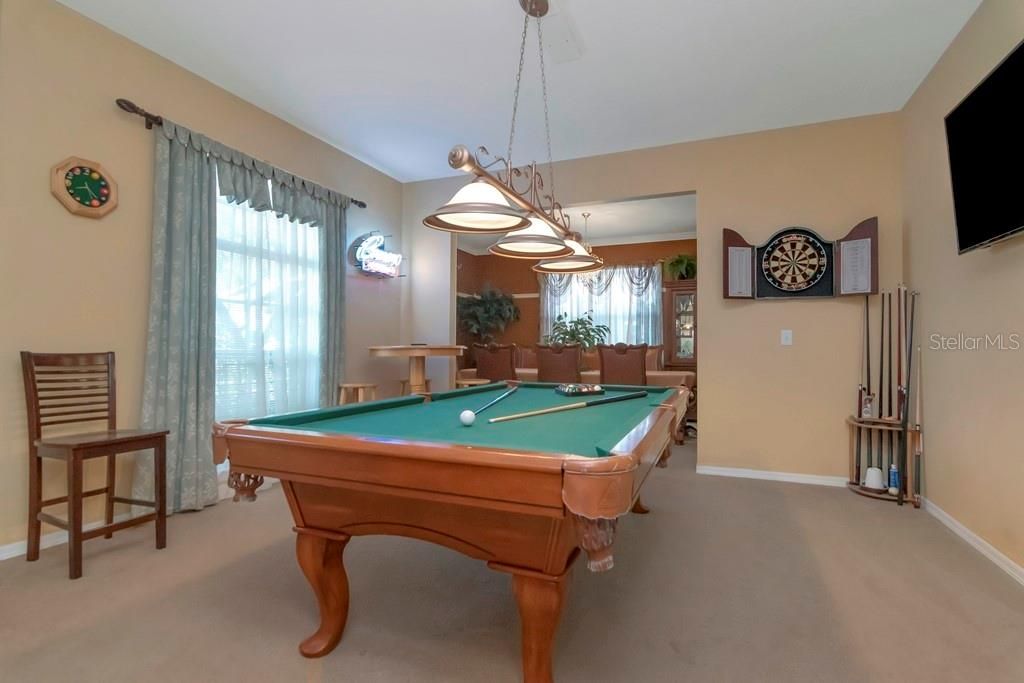 For Sale: $565,000 (5 beds, 2 baths, 3243 Square Feet)