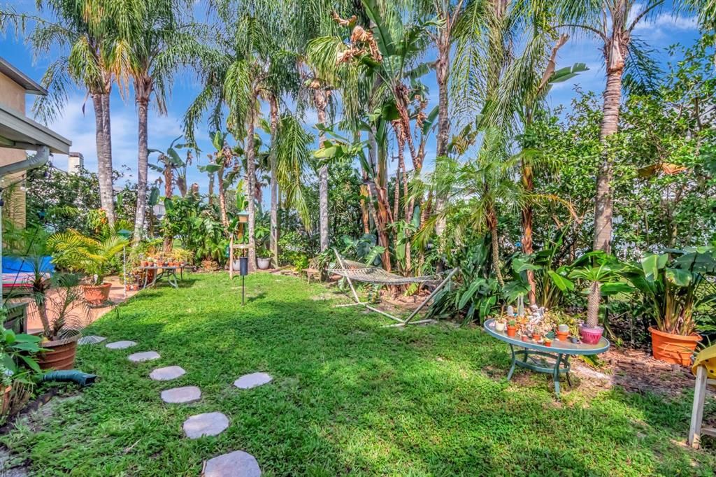 For Sale: $565,000 (5 beds, 2 baths, 3243 Square Feet)