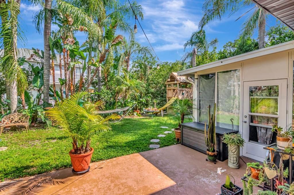 For Sale: $565,000 (5 beds, 2 baths, 3243 Square Feet)