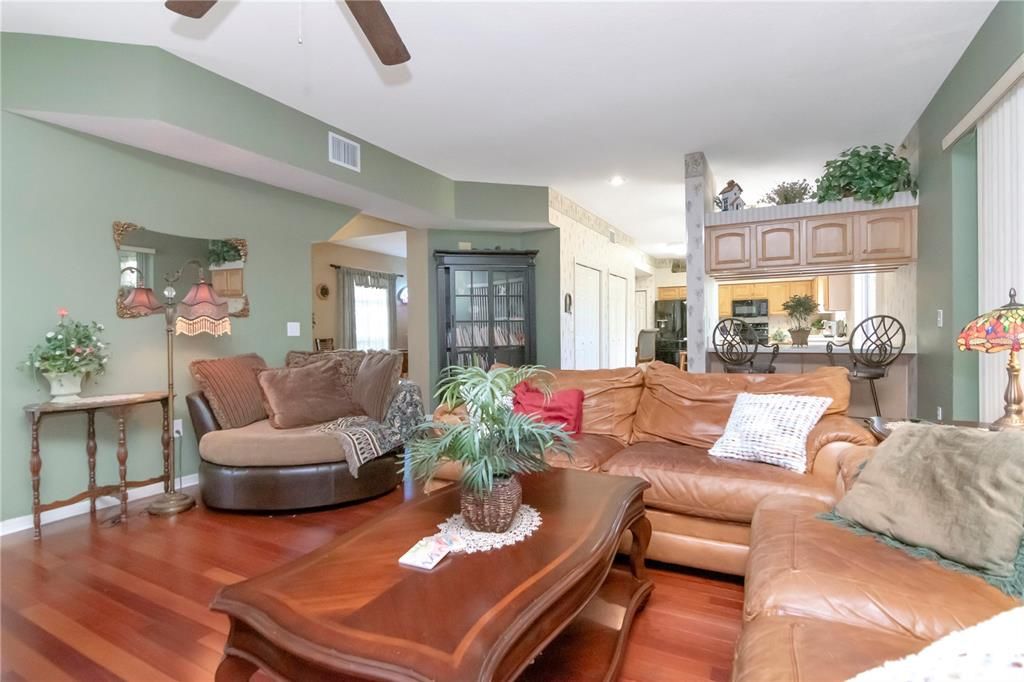 For Sale: $565,000 (5 beds, 2 baths, 3243 Square Feet)