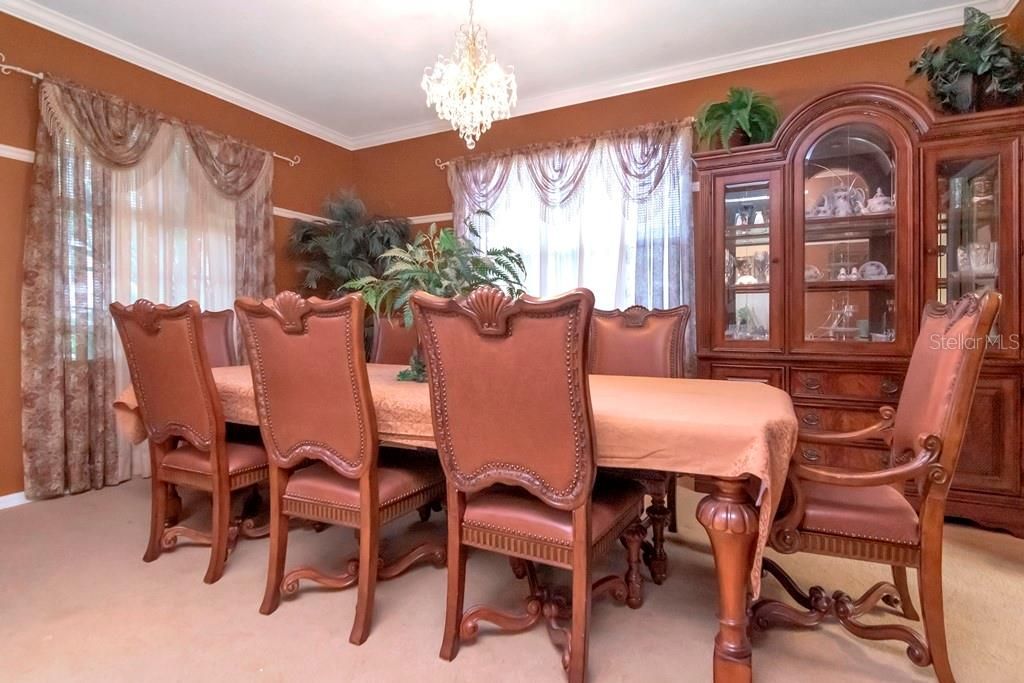 For Sale: $565,000 (5 beds, 2 baths, 3243 Square Feet)