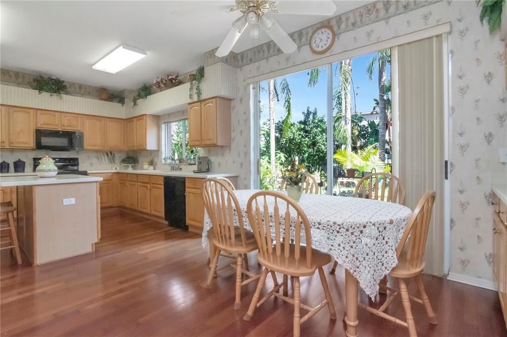 For Sale: $565,000 (5 beds, 2 baths, 3243 Square Feet)