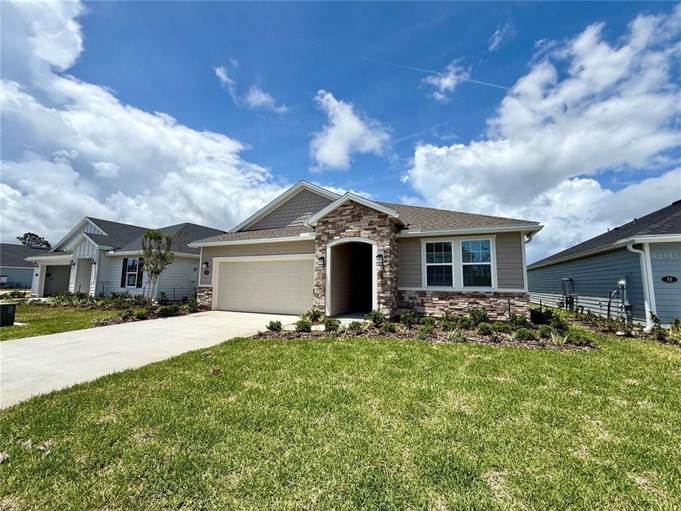 For Rent: $2,800 (4 beds, 2 baths, 2003 Square Feet)