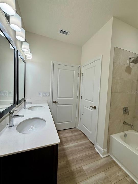 For Rent: $2,800 (4 beds, 2 baths, 2003 Square Feet)