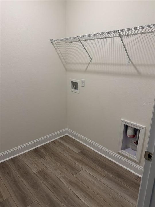 For Rent: $2,800 (4 beds, 2 baths, 2003 Square Feet)