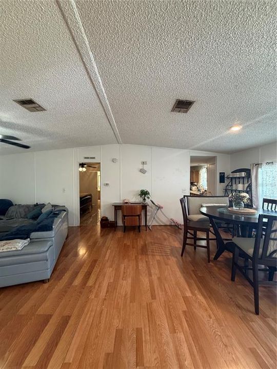 For Sale: $155,900 (3 beds, 2 baths, 1497 Square Feet)