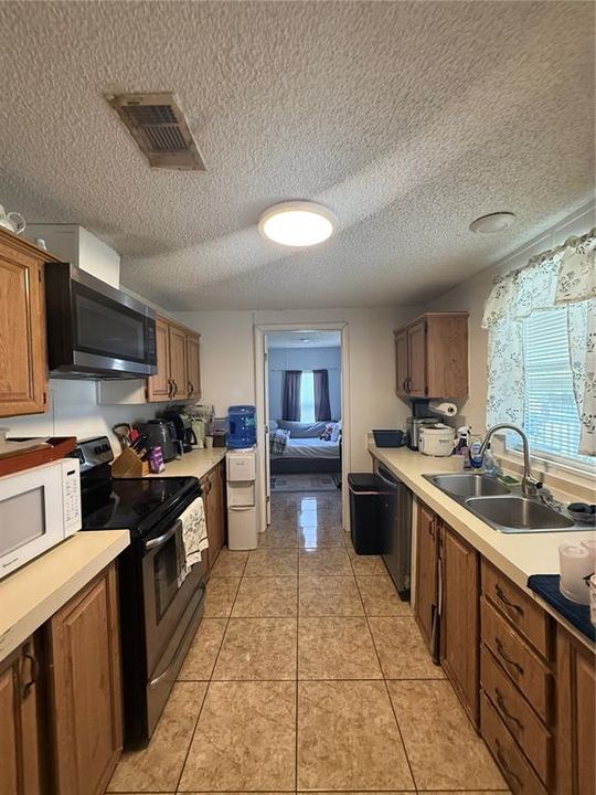 For Sale: $155,900 (3 beds, 2 baths, 1497 Square Feet)