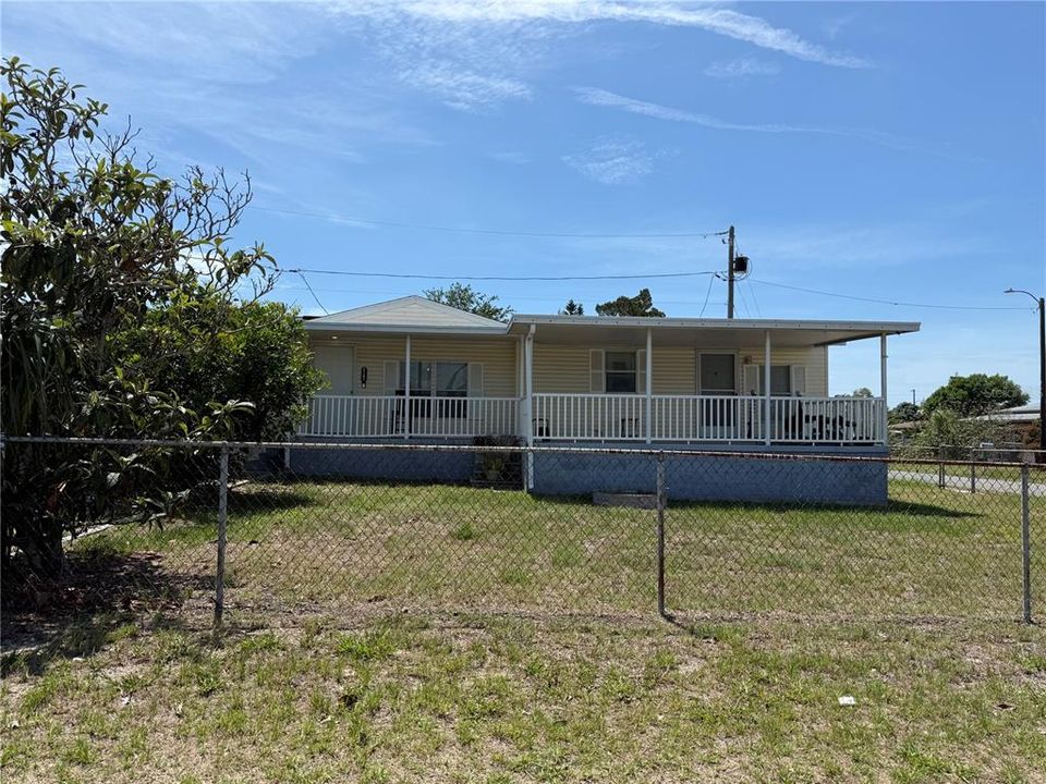 For Sale: $155,900 (3 beds, 2 baths, 1497 Square Feet)
