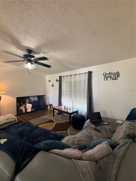 For Sale: $155,900 (3 beds, 2 baths, 1497 Square Feet)