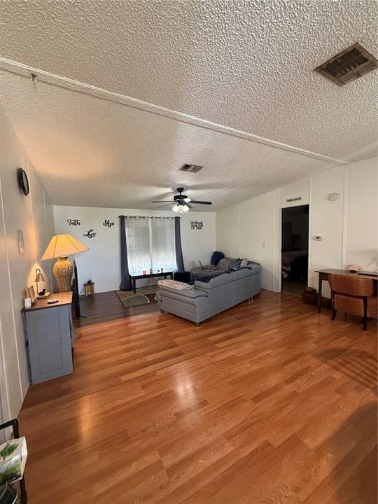 For Sale: $155,900 (3 beds, 2 baths, 1497 Square Feet)