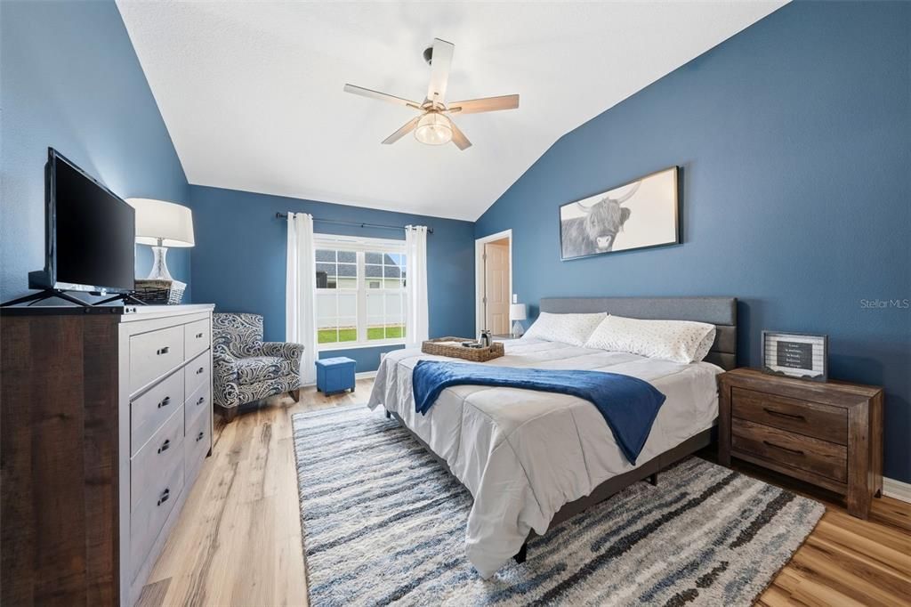 For Sale: $450,000 (3 beds, 2 baths, 1656 Square Feet)