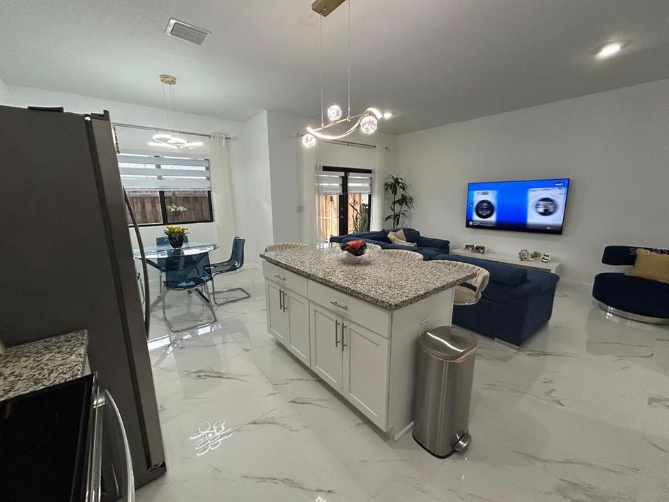 For Sale: $425,000 (4 beds, 3 baths, 1680 Square Feet)