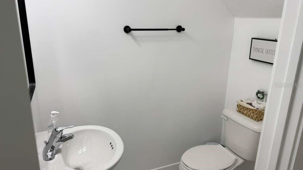 For Sale: $425,000 (4 beds, 3 baths, 1680 Square Feet)