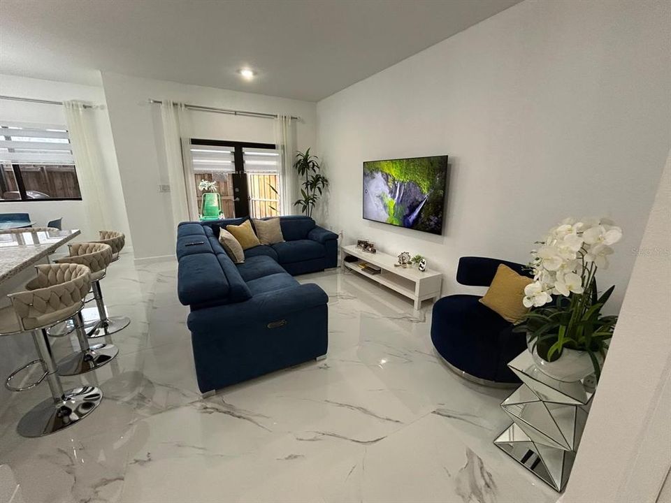 For Sale: $425,000 (4 beds, 3 baths, 1680 Square Feet)