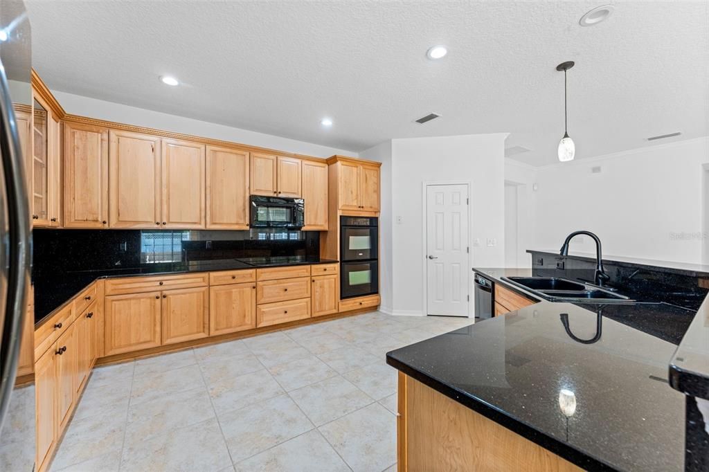For Sale: $449,900 (3 beds, 2 baths, 2174 Square Feet)