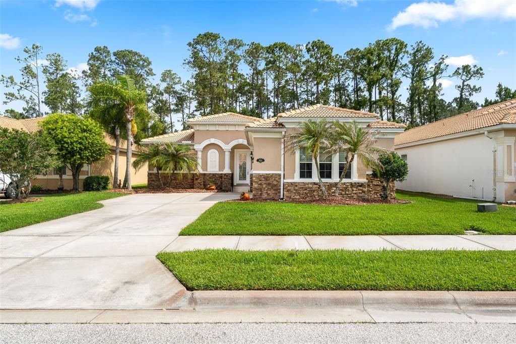 For Sale: $449,900 (3 beds, 2 baths, 2174 Square Feet)