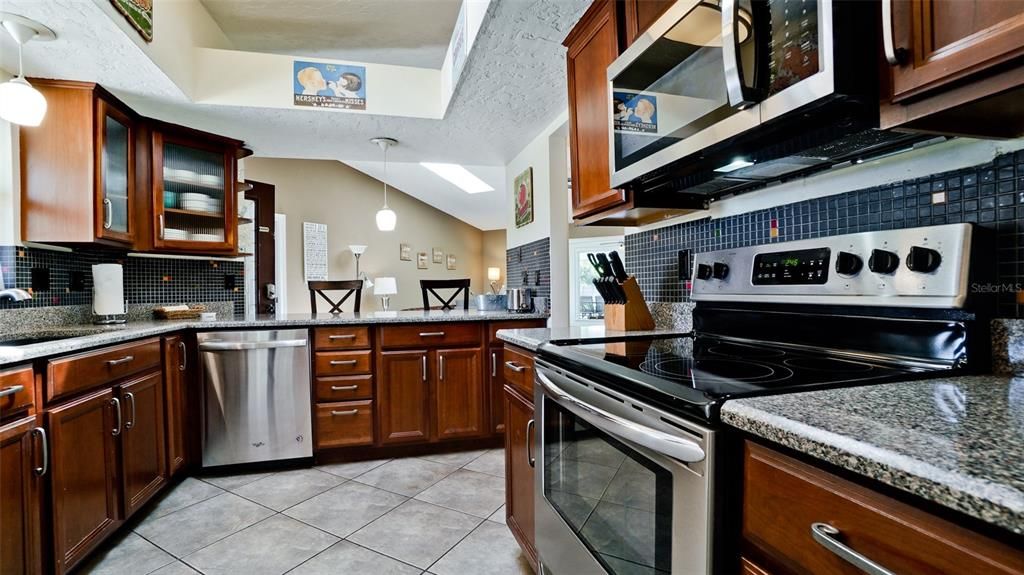 For Sale: $659,900 (3 beds, 2 baths, 1946 Square Feet)