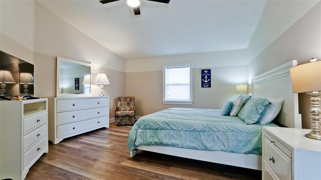 For Sale: $659,900 (3 beds, 2 baths, 1946 Square Feet)