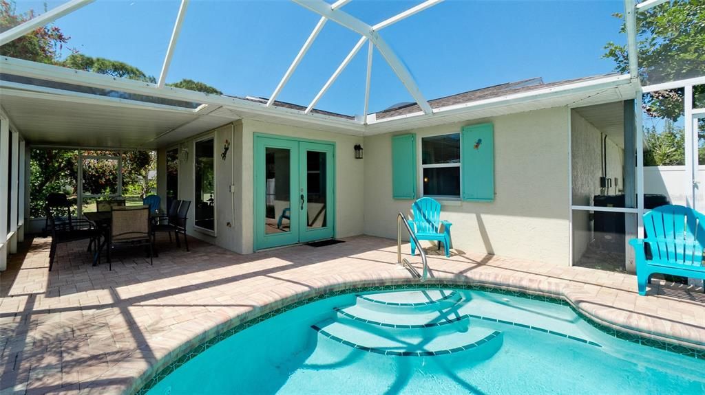 For Sale: $659,900 (3 beds, 2 baths, 1946 Square Feet)