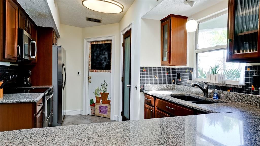For Sale: $659,900 (3 beds, 2 baths, 1946 Square Feet)