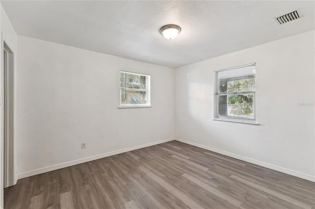 For Sale: $250,000 (3 beds, 2 baths, 1672 Square Feet)