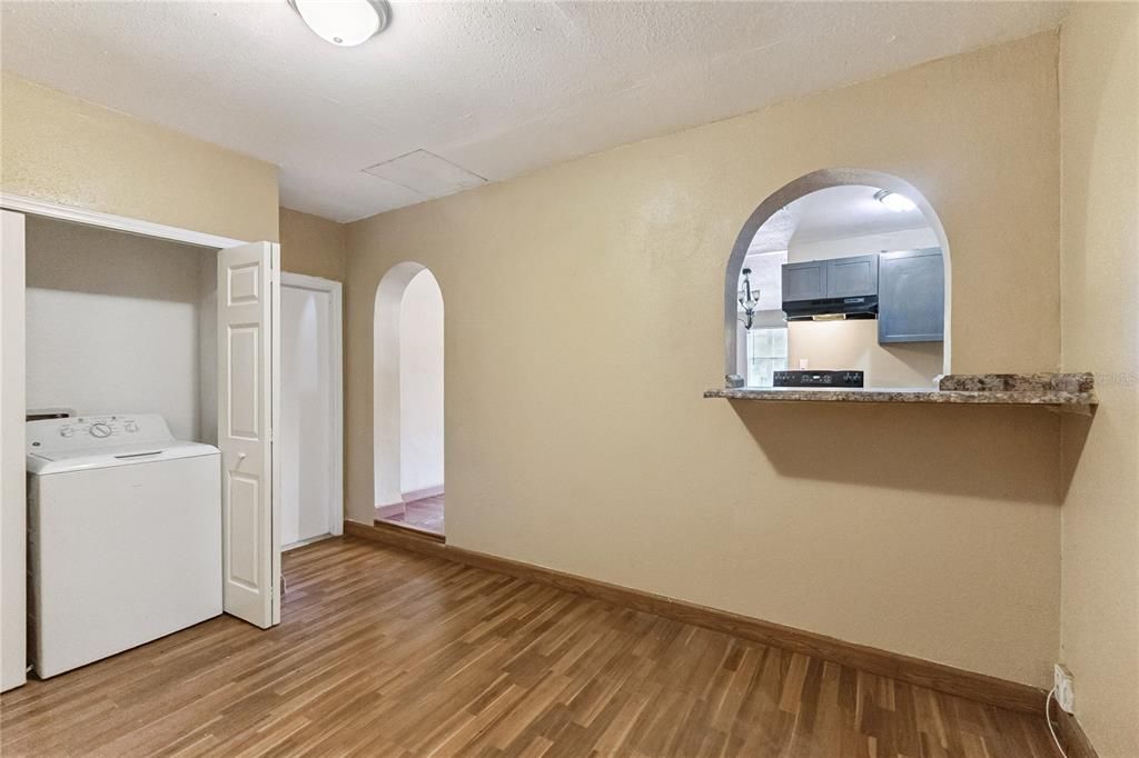 For Sale: $250,000 (3 beds, 2 baths, 1672 Square Feet)