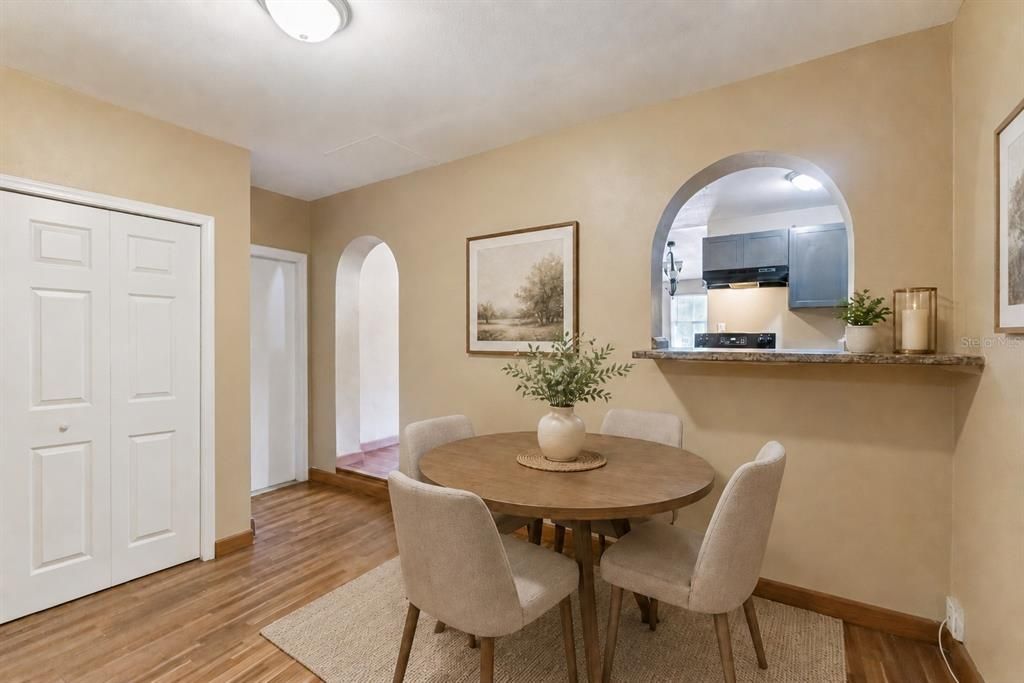 For Sale: $250,000 (3 beds, 2 baths, 1672 Square Feet)
