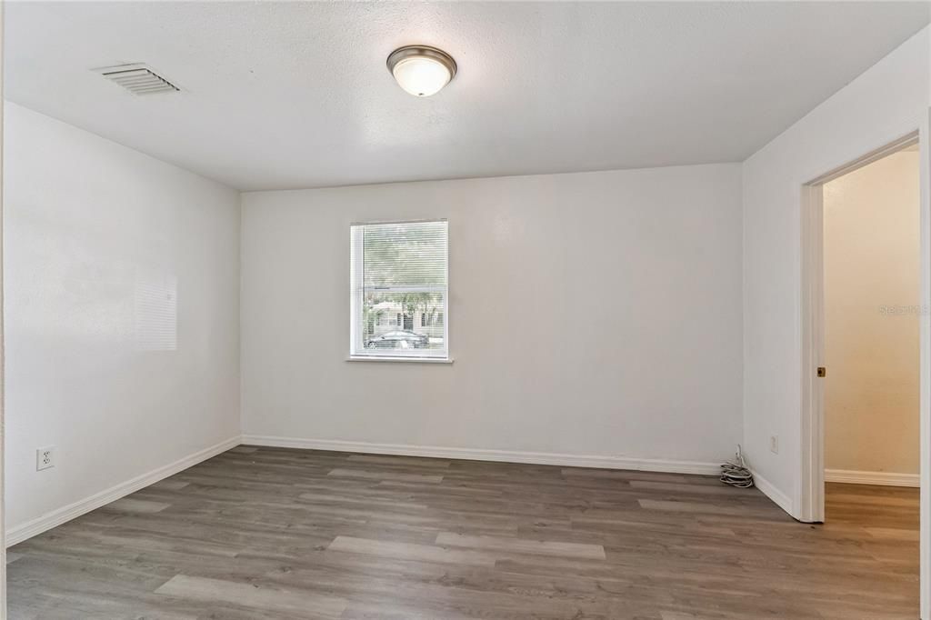 For Sale: $250,000 (3 beds, 2 baths, 1672 Square Feet)