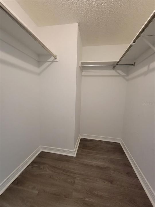 For Sale: $149,900 (2 beds, 2 baths, 1035 Square Feet)