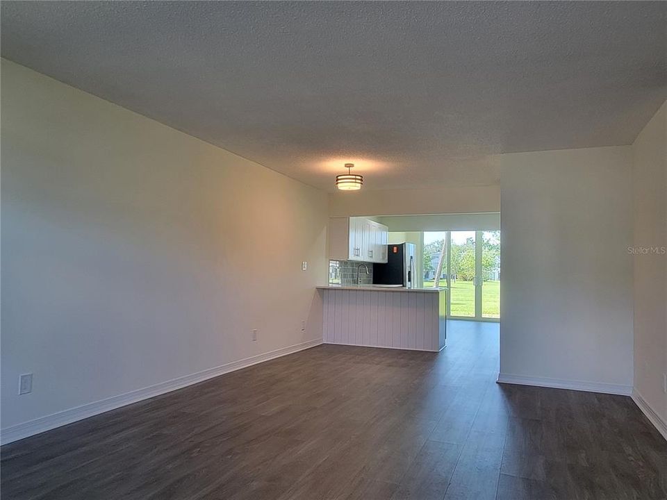 For Sale: $149,900 (2 beds, 2 baths, 1035 Square Feet)