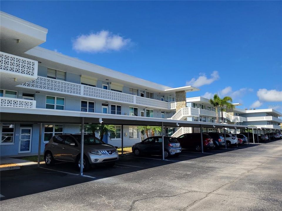 For Sale: $149,900 (2 beds, 2 baths, 1035 Square Feet)